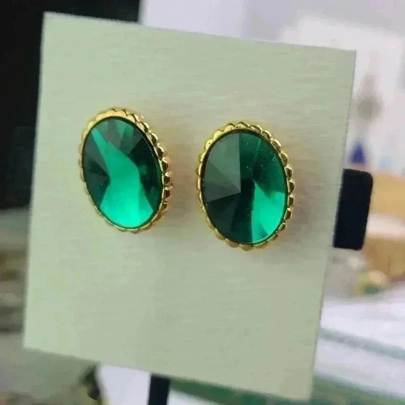 Vintage Gold-toned green red  gemstone earrings - Picture 4 of 12